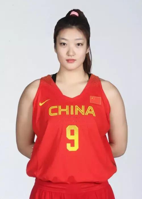 女篮李梦为啥不出来辟谣？她出这事到底冤不冤？还能继续打球吗？