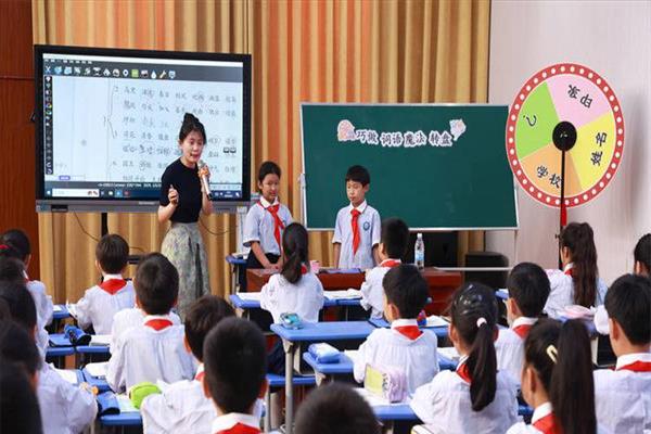 小学四年级数学知识点归纳总结【小学四年级数学知识点归纳总结及例题】