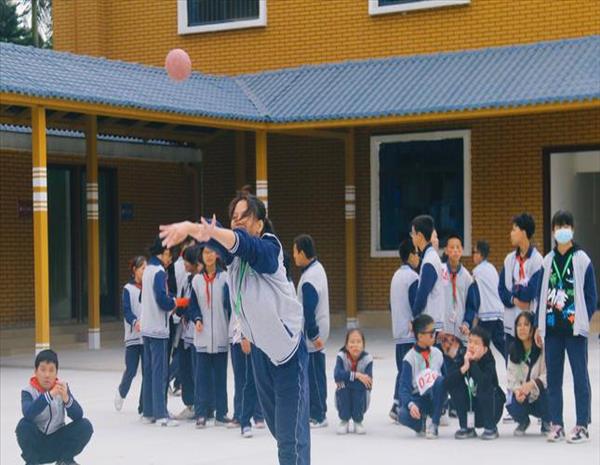 成都市新都区新徽弘儒学校(新徽弘儒学校是公立的吗)