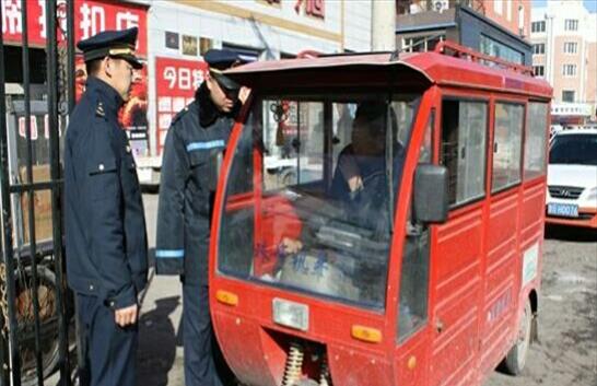 电动三轮车禁止上路政策(电动三轮车是否应该被禁止停车)