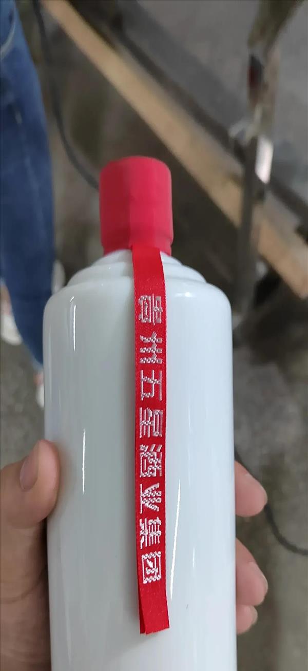 真正酱香酒最少多少钱一斤(酱香酒多少钱才是正品)